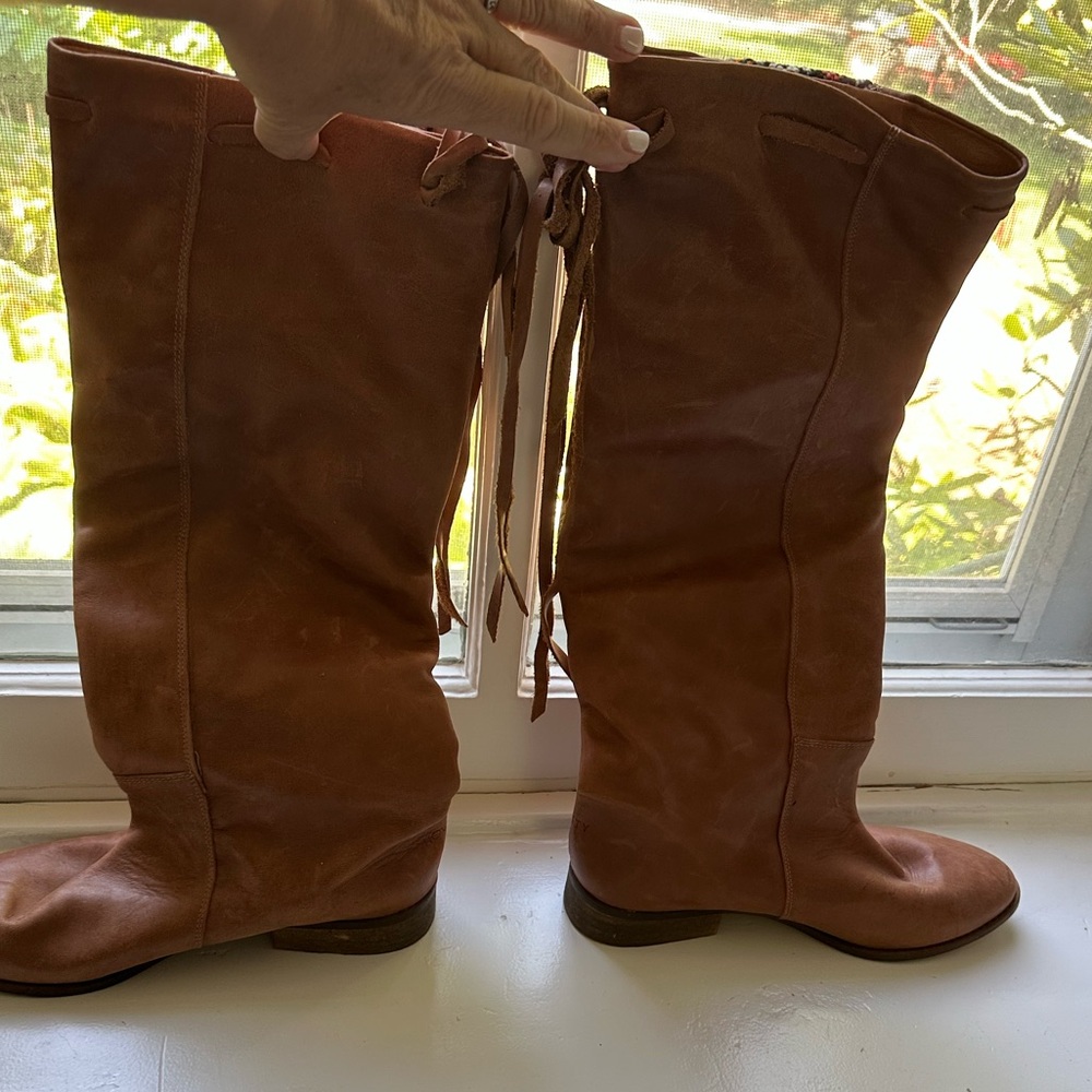 HOWST Bohemian Tan Leather Heeled Boots with Patterned Design - Picture 4 of 8